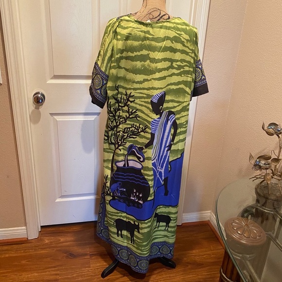 Long Multi colored print Kaftan. - Picture 4 of 4
